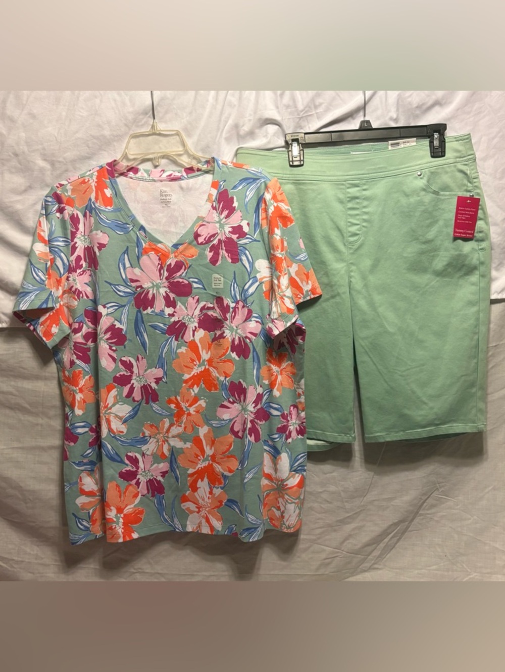 NWT Outfit Kim Rogers Pastel Mint Flat-Front Shorts (14) and matching top (XL)